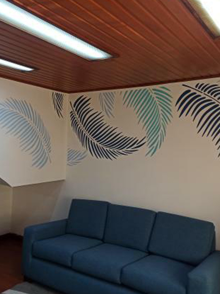Mural de Patricia con la colección Hoja de Palma